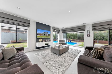 Property photo of 5 Carisbrook View Wollert VIC 3750