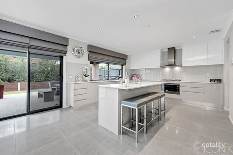 Property photo of 5 Carisbrook View Wollert VIC 3750
