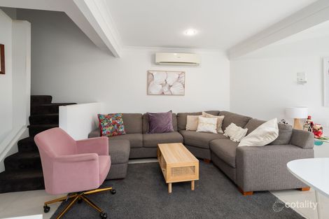 Property photo of 4/38 Abalone Avenue Paradise Point QLD 4216