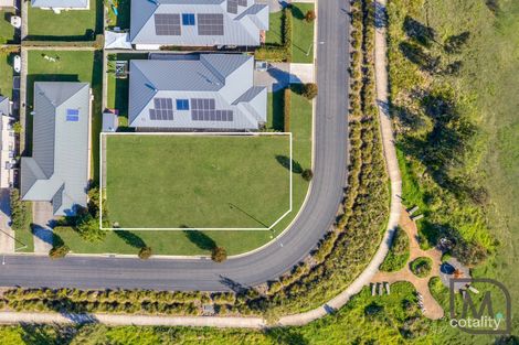 Property photo of 42 Bulbul Crescent Fletcher NSW 2287