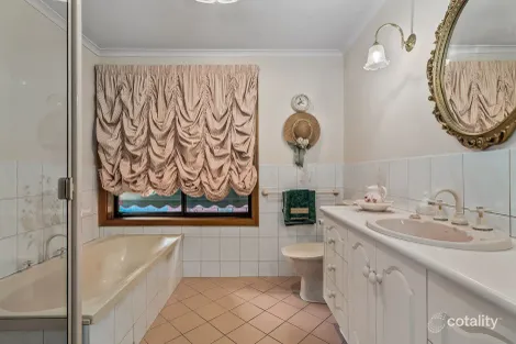 Property photo of 18 Dene Road Highbury SA 5089