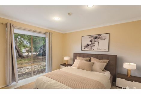 Property photo of 5 Hoyton Place Parmelia WA 6167