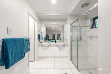 Property photo of 1 Slipstream Road Coomera QLD 4209