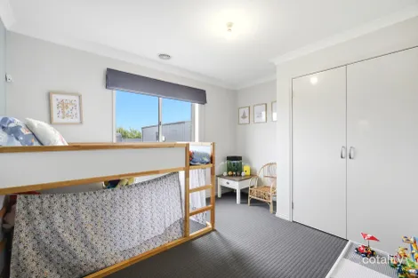 Property photo of 34 Casuarina Drive Romsey VIC 3434