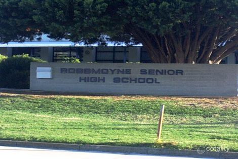 Property photo of 11 Mandora Way Riverton WA 6148