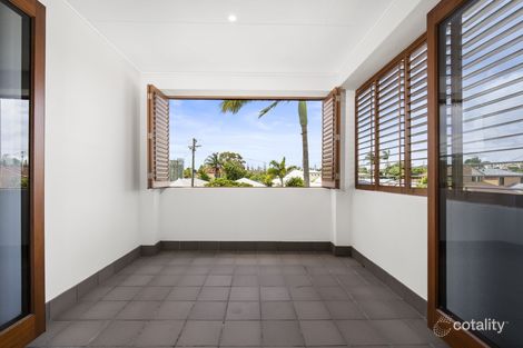 Property photo of 1/40 Chainey Avenue Miami QLD 4220