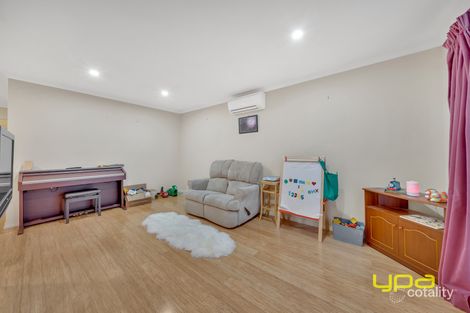 Property photo of 20 Stone Hill Circuit Cranbourne East VIC 3977