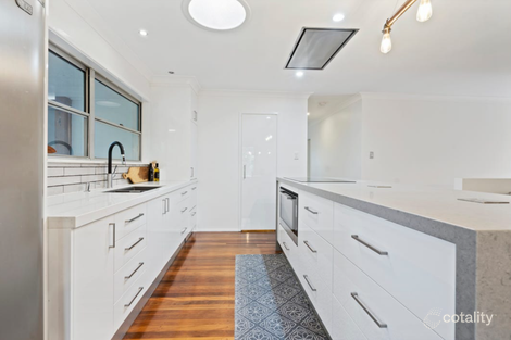 Property photo of 33 Clivia Crescent Daisy Hill QLD 4127