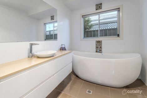 Property photo of 8 Waldorf Place Dubbo NSW 2830