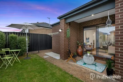 Property photo of 6 Rex Drive Thornhill Park VIC 3335