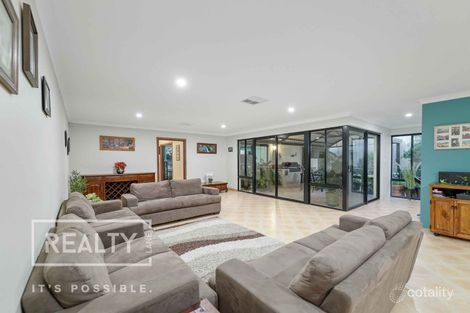 Property photo of 12 Chatsworth Drive Hocking WA 6065