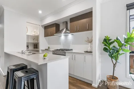 Property photo of 6 Rex Drive Thornhill Park VIC 3335