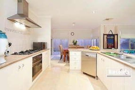 Property photo of 17 Pendulum Place Berwick VIC 3806