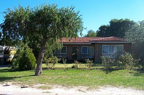 4 Lydd St, Gosnells, WA 6110