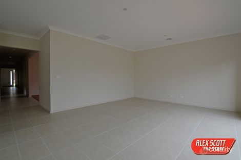 Property photo of 4 Lotus Street Pakenham VIC 3810