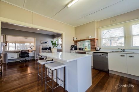 Property photo of 5 Kenilworth Street Mannering Park NSW 2259