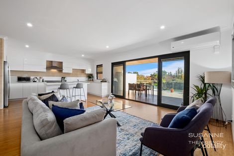 Property photo of 4/1 School Street Kalamunda WA 6076