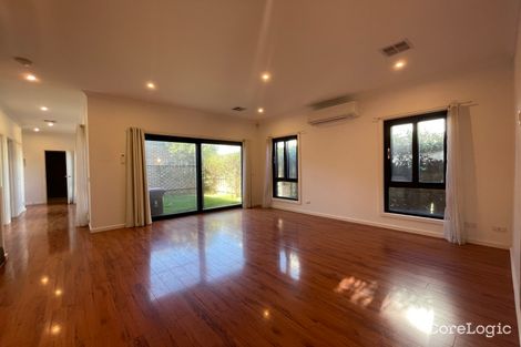 Property photo of 2/30A Oakes Avenue Clayton South VIC 3169