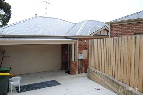 2/210 Roslyn Rd, Highton, VIC 3216