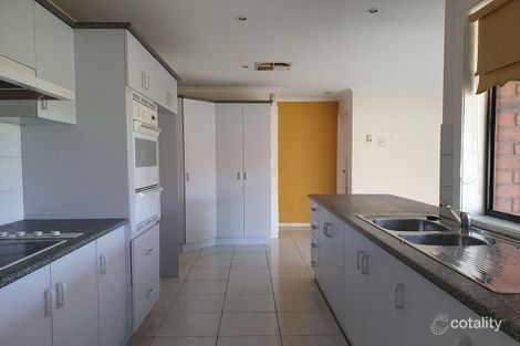 Property photo of 27 Saronvale Crescent Hillside VIC 3037