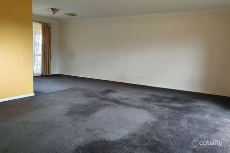 Property photo of 27 Saronvale Crescent Hillside VIC 3037
