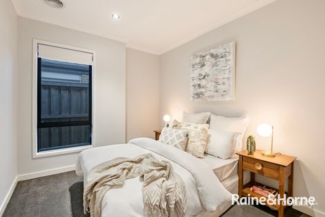 Property photo of 10 Fidelitas Way Cranbourne South VIC 3977