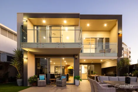 Property photo of 2B Osbourne Street Scarborough QLD 4020