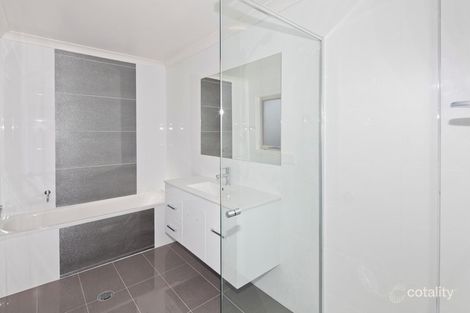 Property photo of 16 Anakie Court Ngunnawal ACT 2913
