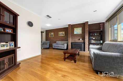 Property photo of 45 Charlbury Grove St Albans VIC 3021