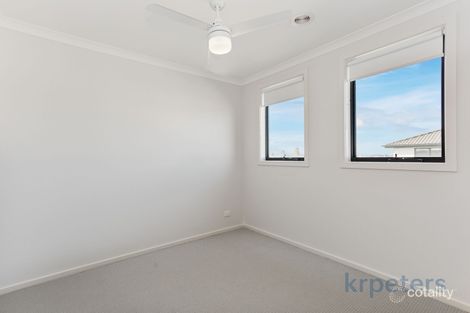 Property photo of 10 Rembrandt Court Pakenham VIC 3810