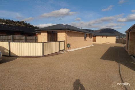 2/18 Henty Cl, Old Beach, TAS 7017