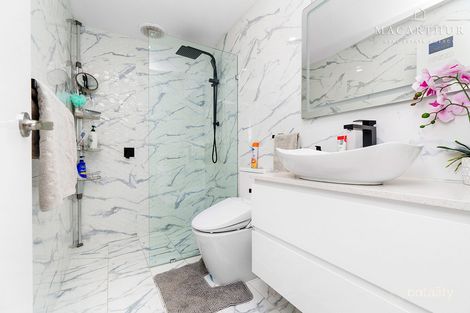 Property photo of 9 Brownlow Drive Bourkelands NSW 2650