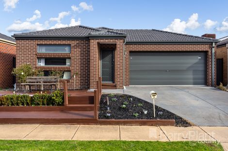 Property photo of 14 Carina Court Point Cook VIC 3030