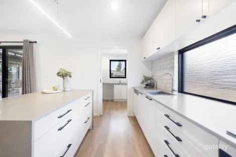 Property photo of 7 Timbertop Drive Vermont VIC 3133