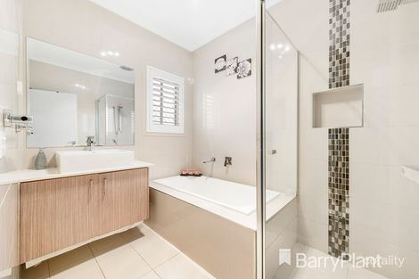 Property photo of 1 Tallinga Street Tarneit VIC 3029