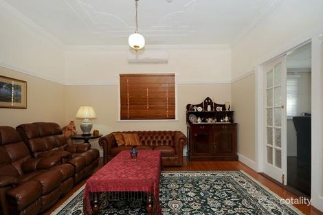 Property photo of 19 Collins Street Mount Lofty QLD 4350