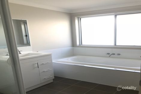 Property photo of 23 Olivia Boulevard Hamlyn Terrace NSW 2259