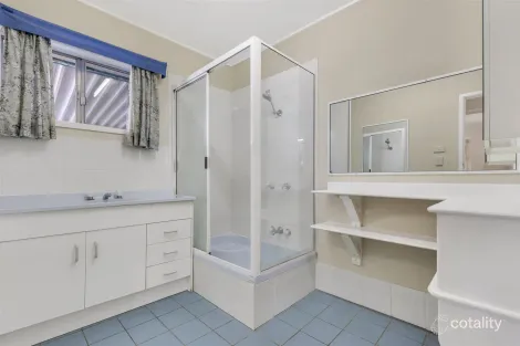 Property photo of 76 Brookfield Road Kenmore QLD 4069