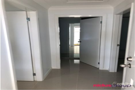 Property photo of 19 Keesing Crescent Blackett NSW 2770