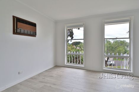 Property photo of 5 Roycroft Close Glen Waverley VIC 3150