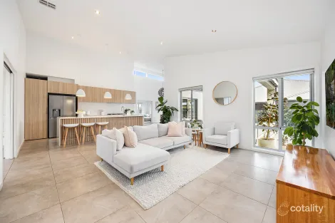 Property photo of 6 Kevin Curtis Crescent Casey ACT 2913