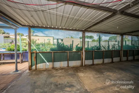 Property photo of 53 Solomon Circle Karloo WA 6530