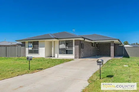 2/17 Sunrise Cres, Armidale, NSW 2350