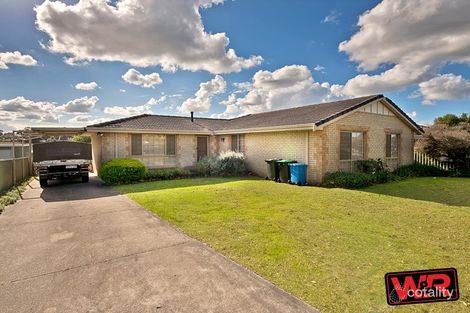 14 Lorenzo Way, Orana, WA 6330