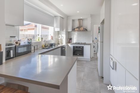 Property photo of 4 Curlew Close Melton VIC 3337