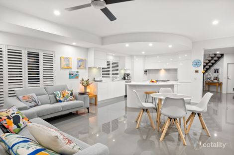 Property photo of 2/5 Bali Avenue Palm Beach QLD 4221