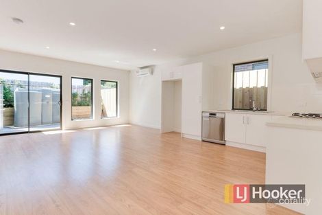 Property photo of 2/10 Myrtle Grove Doveton VIC 3177