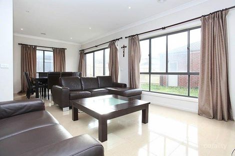 Property photo of 22 Eloura Circuit Taylors Hill VIC 3037