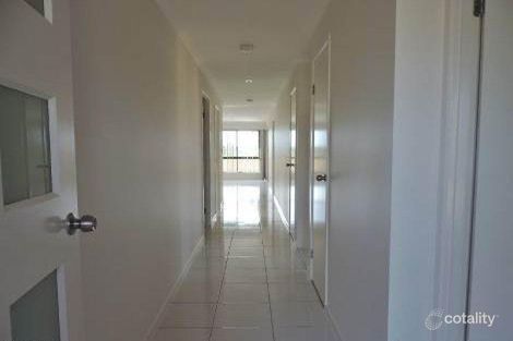 Property photo of 19 Vermont Drive Parkhurst QLD 4702