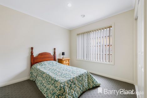 Property photo of 8 Burrawang Close Brookfield VIC 3338